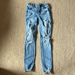 American eagle light washed ripped jeans